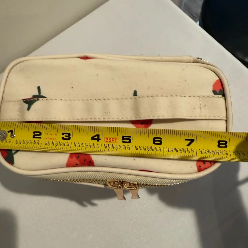 Kate Spade “Just Desserts” Canvas Insulated Lunch Tote Thermal Bag Strawberry - Picture 9 of 9